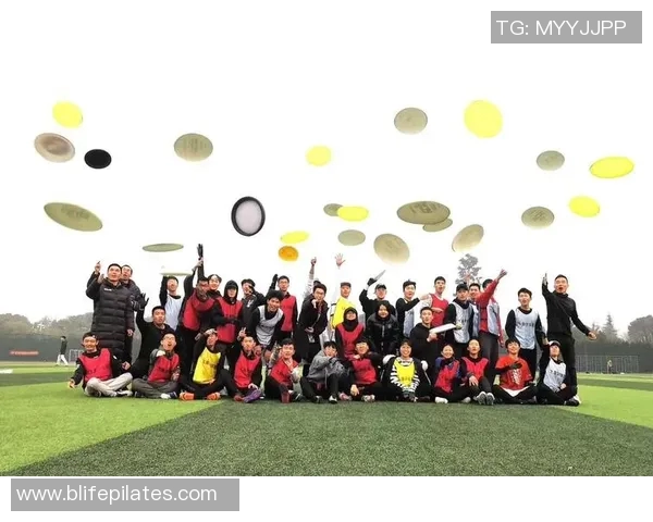 成都飞盘队与上海飞盘队赛后复盘分析意识碰撞与战术对抗